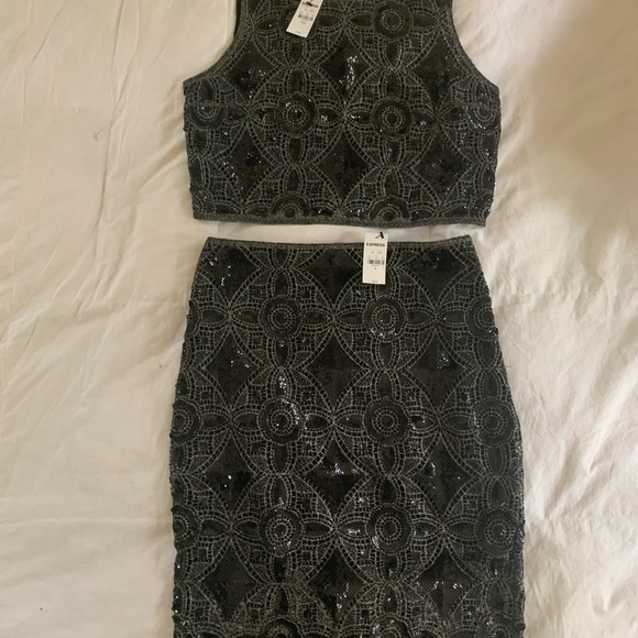 2-Piece Crocheted Sequin Crop Top and Pencil Skirt - Picture 4 of 8